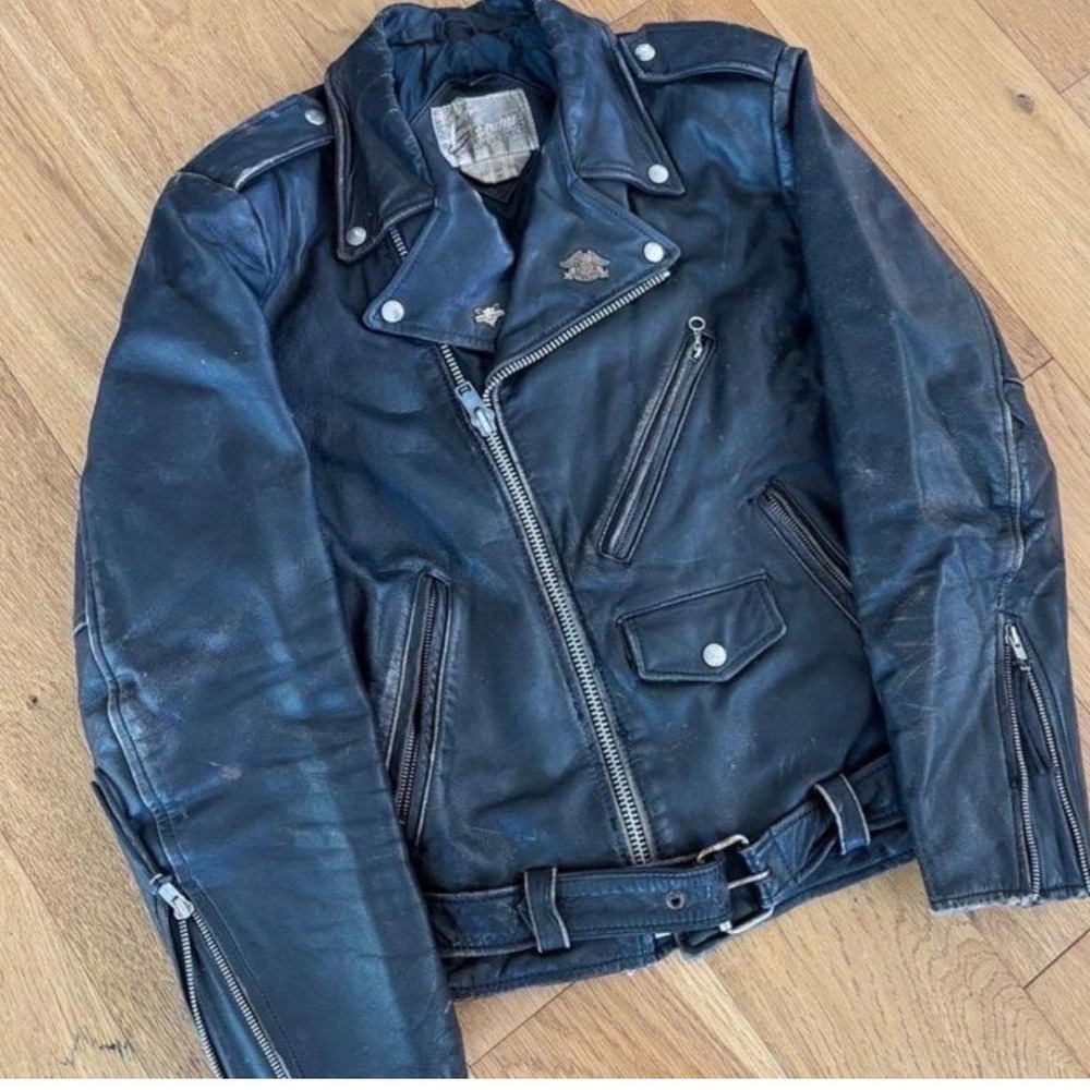 Vintage Bermans Black Leather Motorcycle Jacket Harley Davidson Pins Patch 38